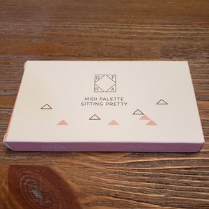OFRA Sitting pretty midi palette
